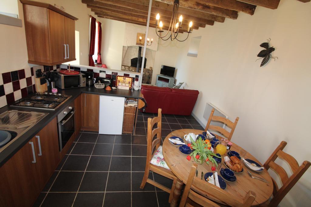 La Petite Jeusseliniere Villa Larchamp Luaran gambar